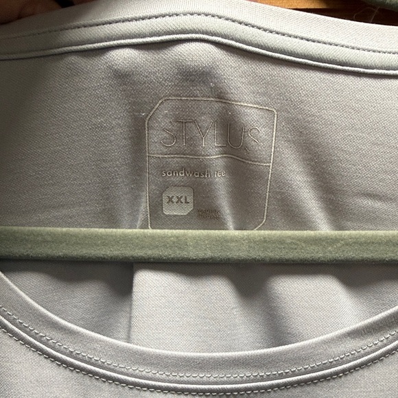 STYLUS Scoop Neck Tee in Light Gray - Picture 2 of 3